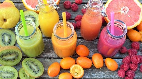 Les avantages des jus de fruits frais et les meilleurs fruits pour les préparer